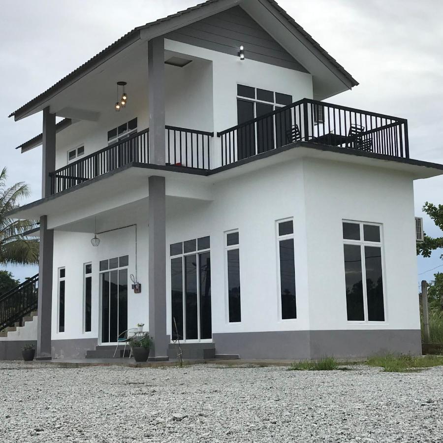 Rumah Sawah Homestay Пасир Путе Екстериор снимка