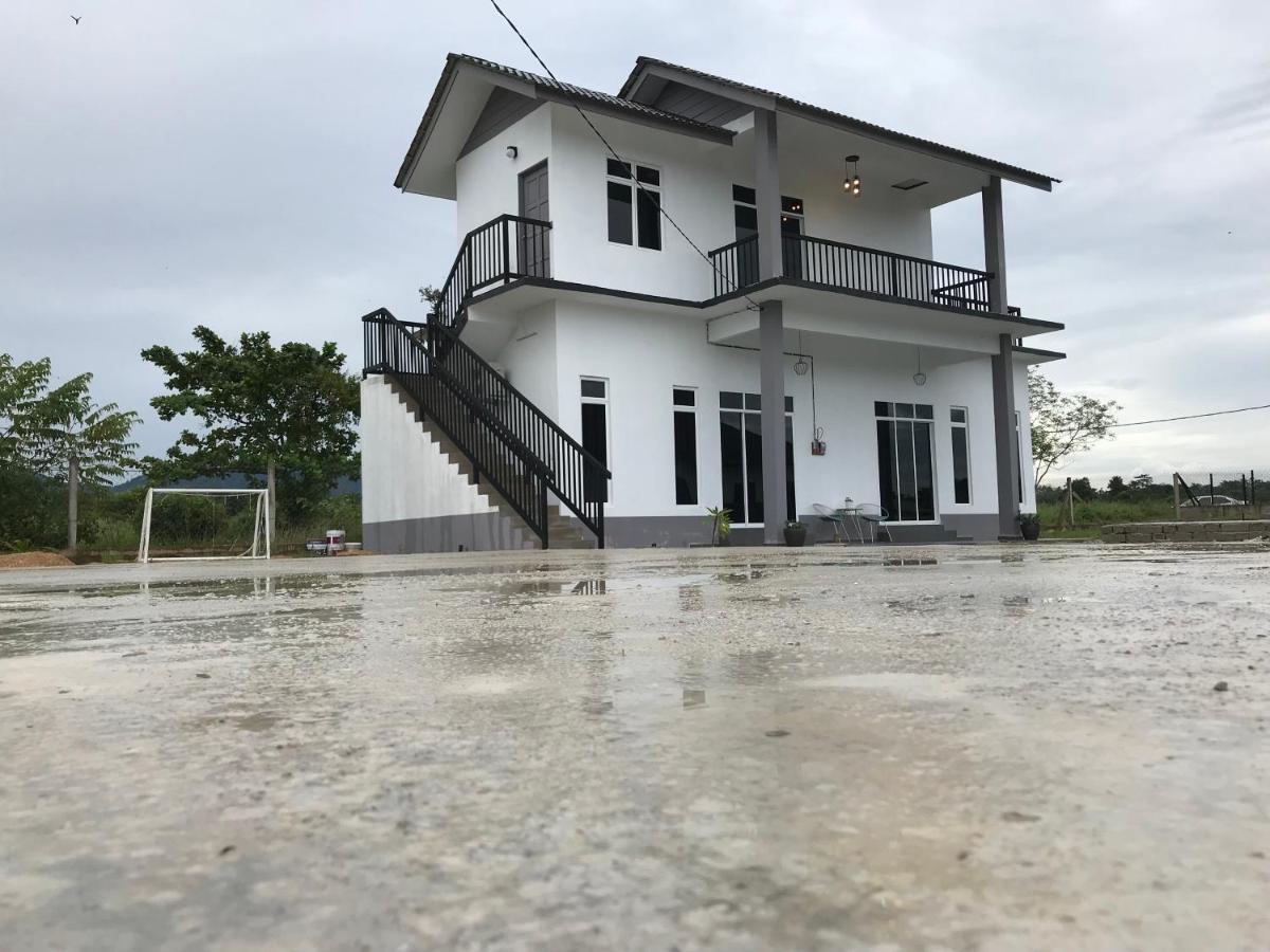 Rumah Sawah Homestay Пасир Путе Екстериор снимка